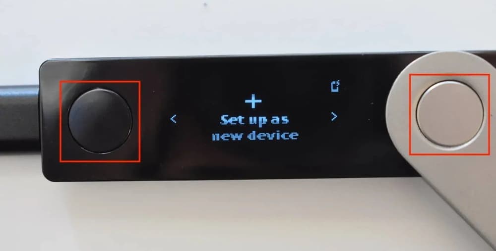 Η οθόνη Set up as new device στο Nano X, με σημειωμένα τα δύο κουμπιά