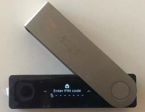 Εισαγωγή του PIN πάνω στη συσκευή Ledger